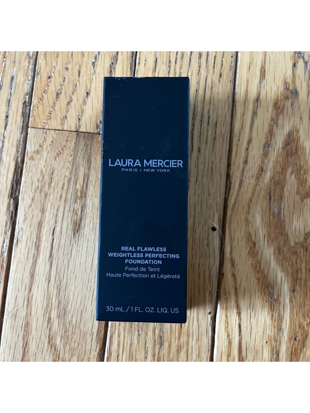 Laura Mercier Real Flawless Weightless Perfecting Foundation - Shade ON1 Silk, 1